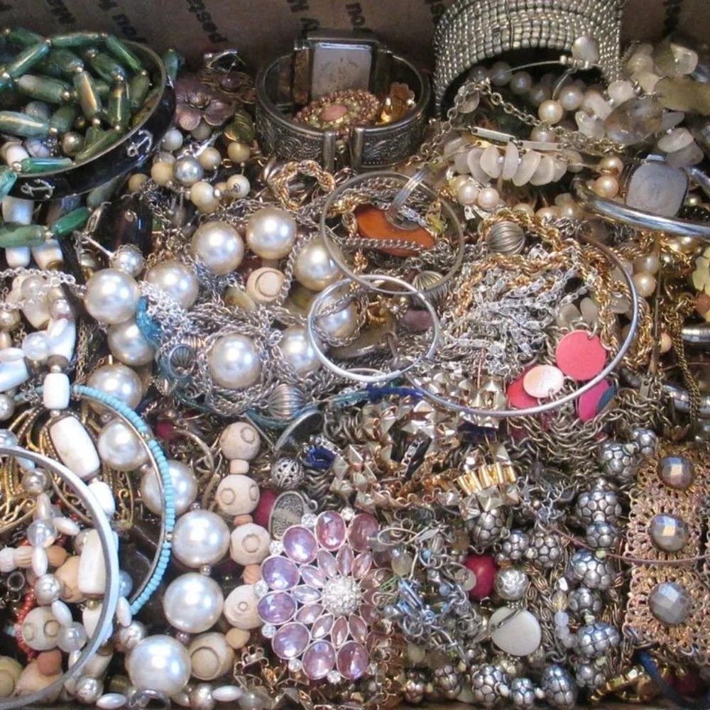 💎3 POUNDS VINTAGE TO NOW COSTUME JEWELRY LOT! 💎